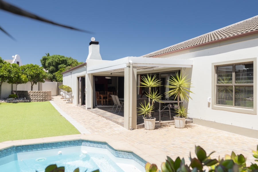 4 Bedroom Property for Sale in Country Club Western Cape